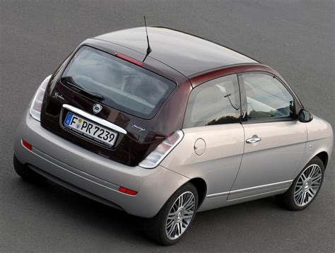 lancia ypsilon reviews.